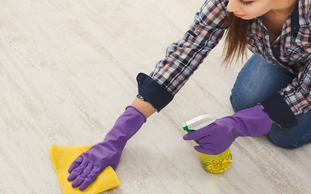 Easy methods to remove paint from hardwood floors