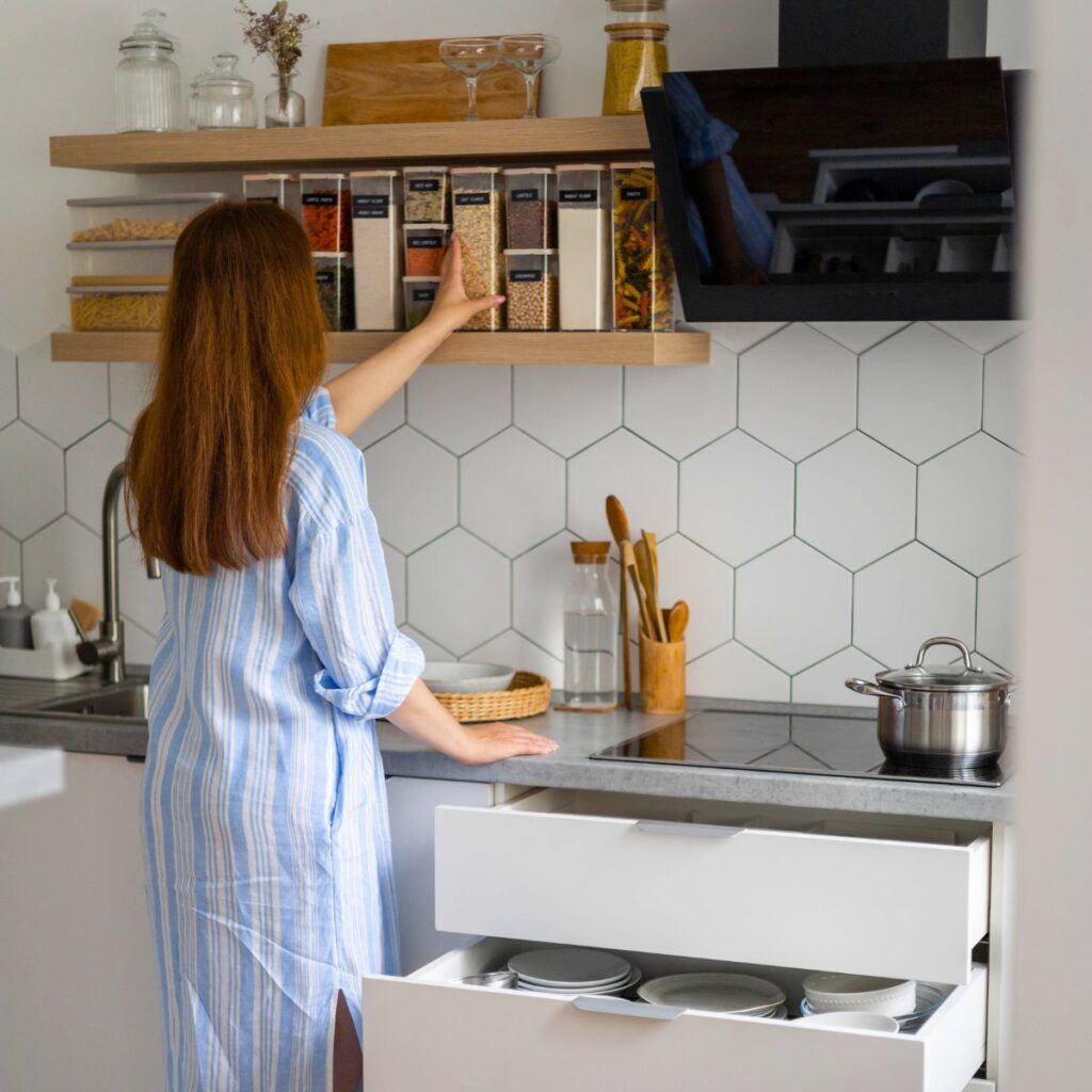 Organize your kitchen drawers - cleanerslist